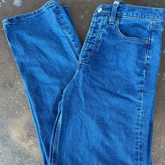 Universal Thread high-waisted straight-leg blue jeans sz 6 - Picture 4 of 7